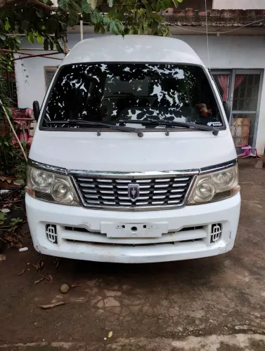 Jinbei Topic Van L 2.2 8V/ 2.0 16V 4P 2013