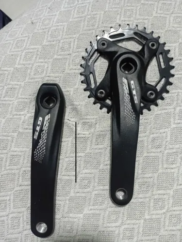 Kit alumínio, pedivela 4 bico + movimento central rolamentos 