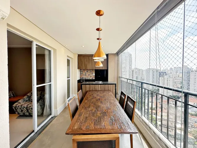 OPORTUNIDADE PARA LOCAÇÃO - APARTAMENTO MOBILIADO E VARANDA GOURMET.
