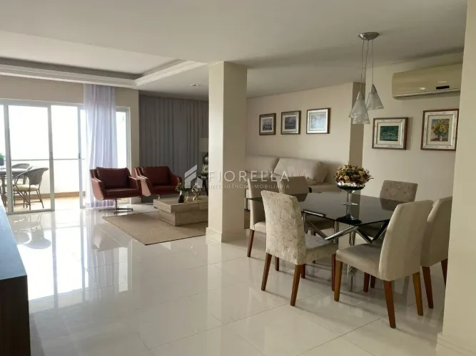 Apartamento 02 dormitórios sendo 01 suíte para alugar no bairro Centro/Florianópolis.