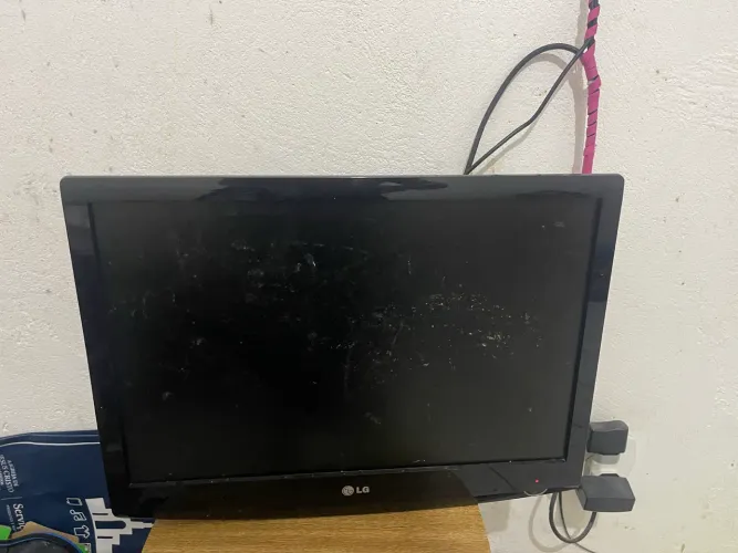 Tv LG 22 polegadas só 150reais ( não é smart)