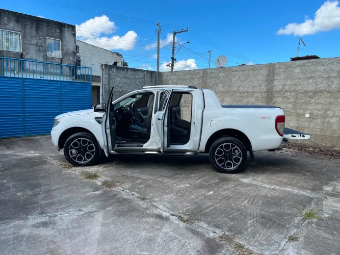 Ford Ranger Limited 3.2 20V 4X4 CD Aut. Dies. 2014