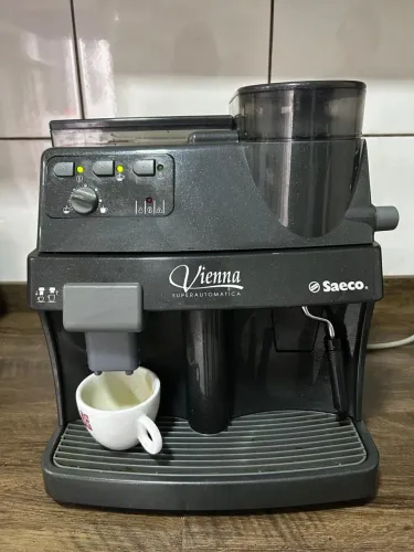 ( Aceita troca ) Cafeteira / máquina de café expresso Saeco Vienna ( Gaggia )