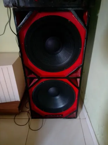 Vendo dois fones de 15