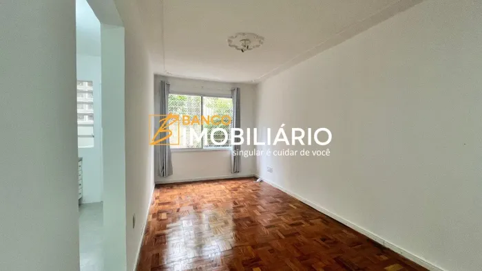 Apartamento estilo JK para alugar no bairro Cidade Baixa, em Porto Alegre.