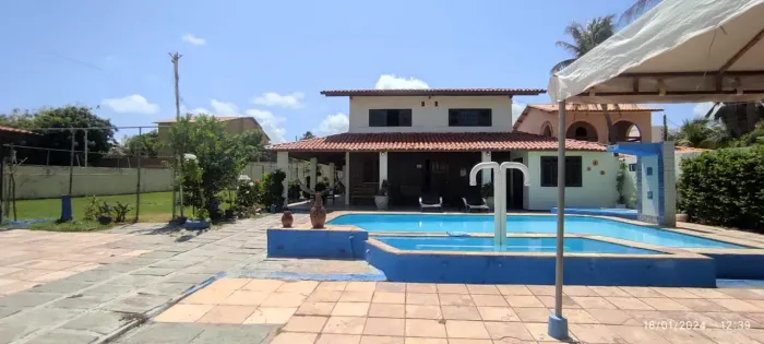 Casa na praia do Porto das Dunas 