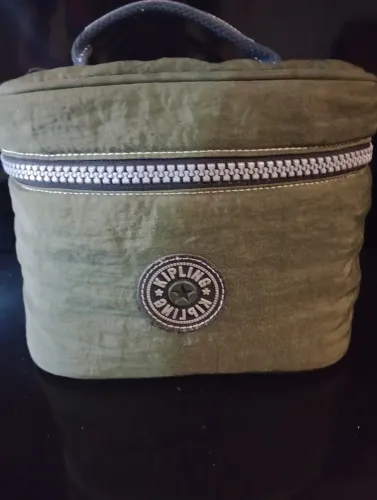 Necessaire  Kipling original usada Sem a alça de ombro 