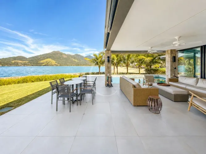 Portobelíssimo 8 suítes 560 m² Frente mar Casa em condomínio
