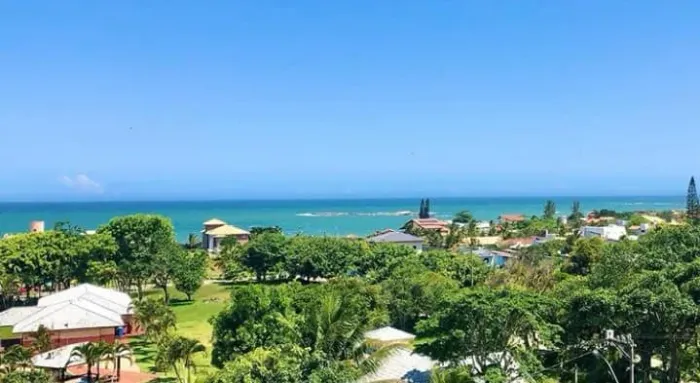 Terreno Plano em Condomínio Fechado com Segurança em Frente à Praia em Rio das Ostras