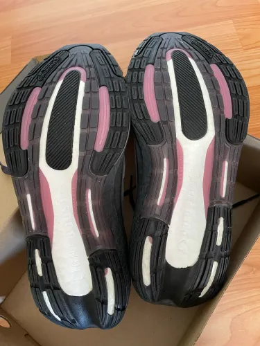 Adidas ultraboost light e tamanho 40 zerado