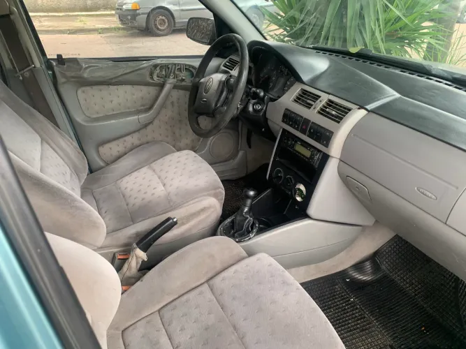 Volkswagen Gol Geração III Ouro 1.0 MI 16V Gasolina Mec. 4P 2000