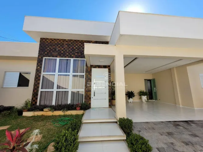 Casa com 3 dormitórios à venda, por R$ 900.000 - Central Parque - Botucatu/SP