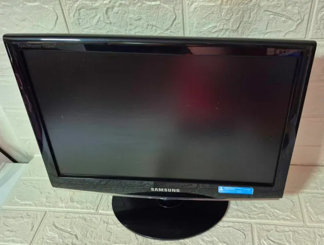 Monitor Samsung SyncMaster 733NW LCD 17" Widescreen