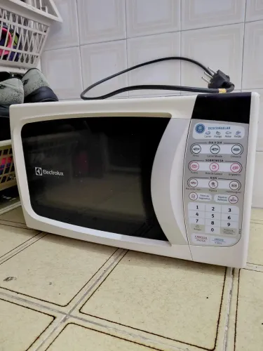 Micro-ondas eletrolux usado funcionando