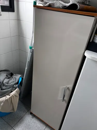 armário de cozinha com rodinhas