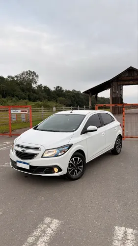 Chevrolet Onix Hatch LTZ 1.4 8V Flex Power Mec. 4P 2015
