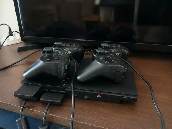 PS2 DESTRAVADO COM 2 CONTROLES FUNCIONANDO 100%