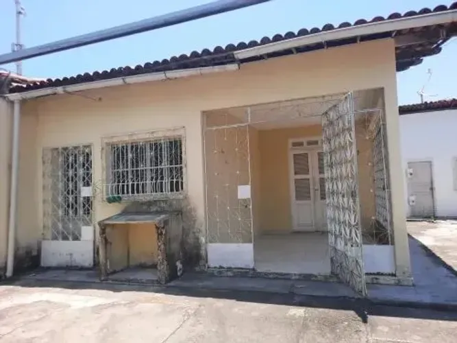 CASA NA ÁGUA LINDAS