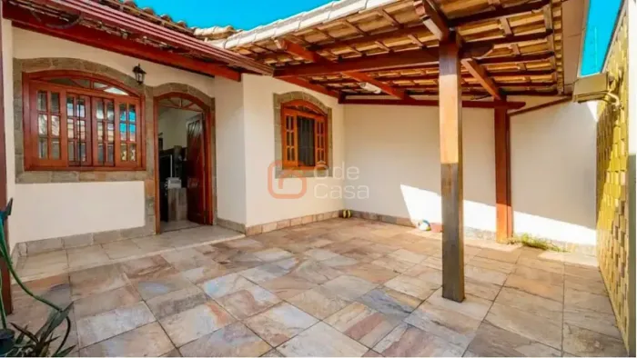 Casa linear com 2 quartos à venda no Santa Amélia.