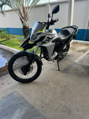 Xre 300 2021