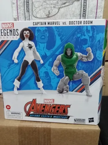 Captain Marvel vs Doctor Doom Marvel Legends secret wars 60th 2-pack destino capitã habsro