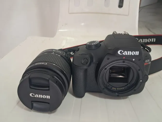 Canon T100