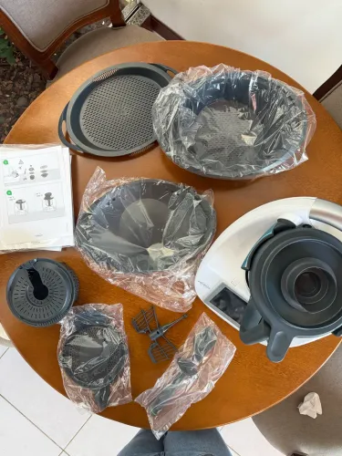 Thermomix TM6 com todos os acessórios originais