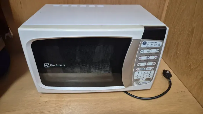 Micro-ondas Electrolux 20L