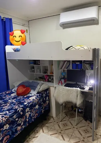 Cama beliche com escrivaninha 