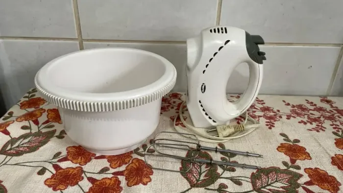 Batedeira de Mão com Tigela POWER