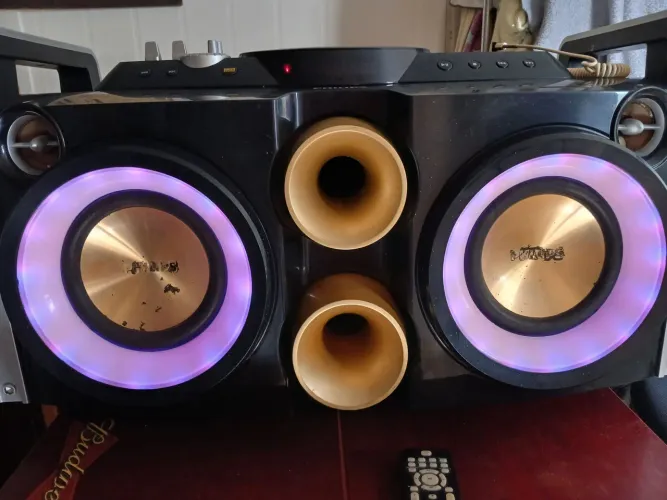 Mini system Philips Party Machine FWP2000 240W RMS com controle remoto. Tudo funcionando.