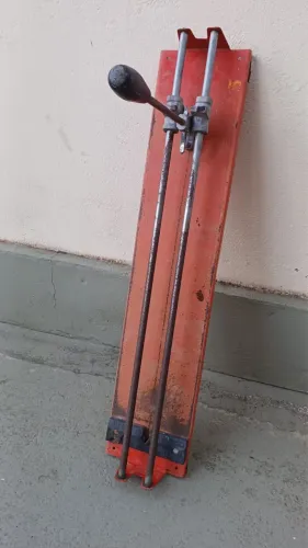 Riscador, cortador de pisos