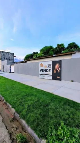 Casa com Ponto Comercial a Venda