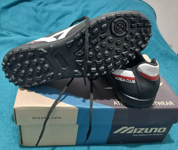 Chuteiras nike e mizuno society