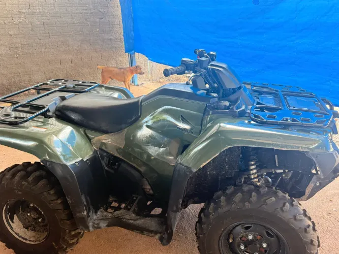 Vende-se quadriciclo usado apenas 3 vezes
