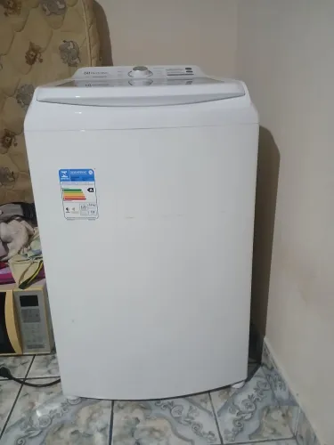 VENDE-SE MÁQUINA DE LAVAR