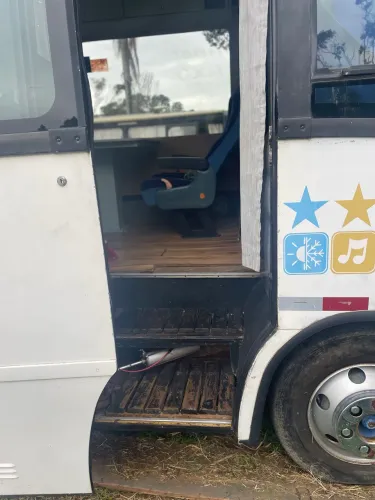 Micro ônibus motor casa