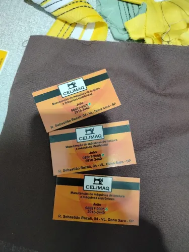 Manutenção de máquina de costura convencional e eletrônica.