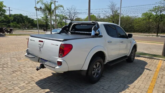 Mitsubishi L200 Triton HPE 3.5 CD V6 24V Flex Aut. 2013