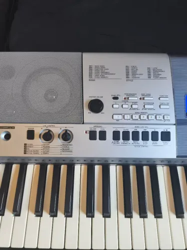 Teclado Yamaha PSR-E413