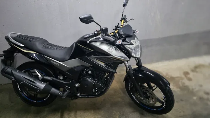 Vendo yamaha fazer 250 2016/2017 blue flex