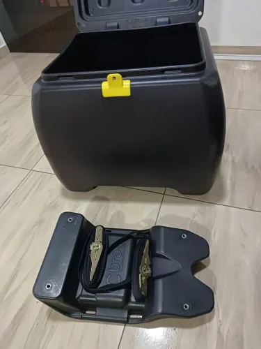 Caixa baú 100L