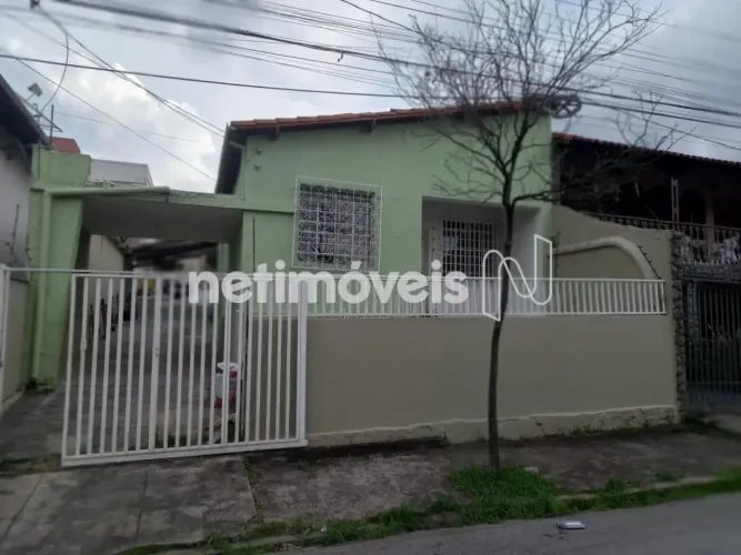 CASA COM BARRACÃO NO TRADICIONAL BAIRRO ESPLANADA