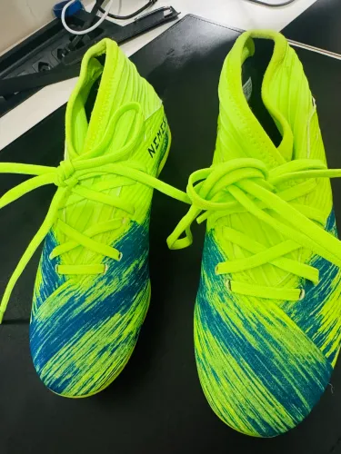 Chuteira INFANTIL Adidas Nemeziz 19.3 - 33 (Nunca Usada)