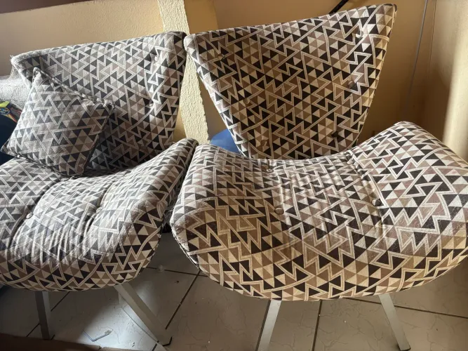 Par de poltronas decorativas
