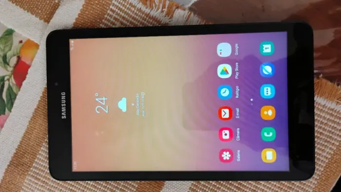 Tablet Samsung Galaxy Tab A 8" 4G - R$ 350