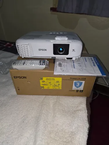Projetor Epson E24