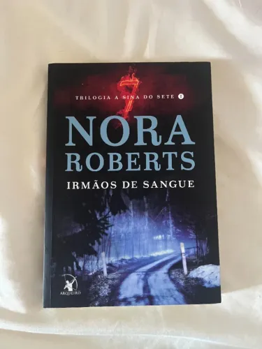 Livro Irmãos de Sangue - Nora Roberts - Livro 1 