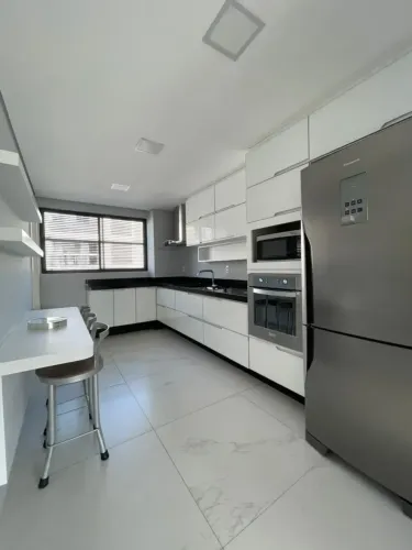 Apartamento para locação semimobiliado no bairro Glória em Joinville.