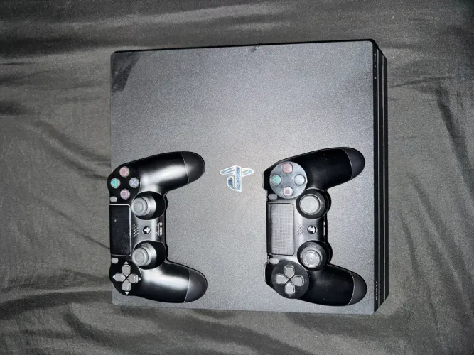 PS4 1TB 2 controle